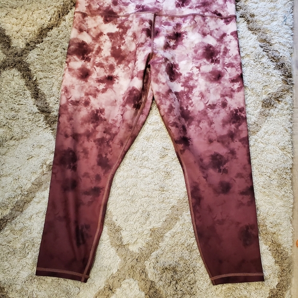 Athleta Elation Printed 7/8 tight - Picture 6 of 6